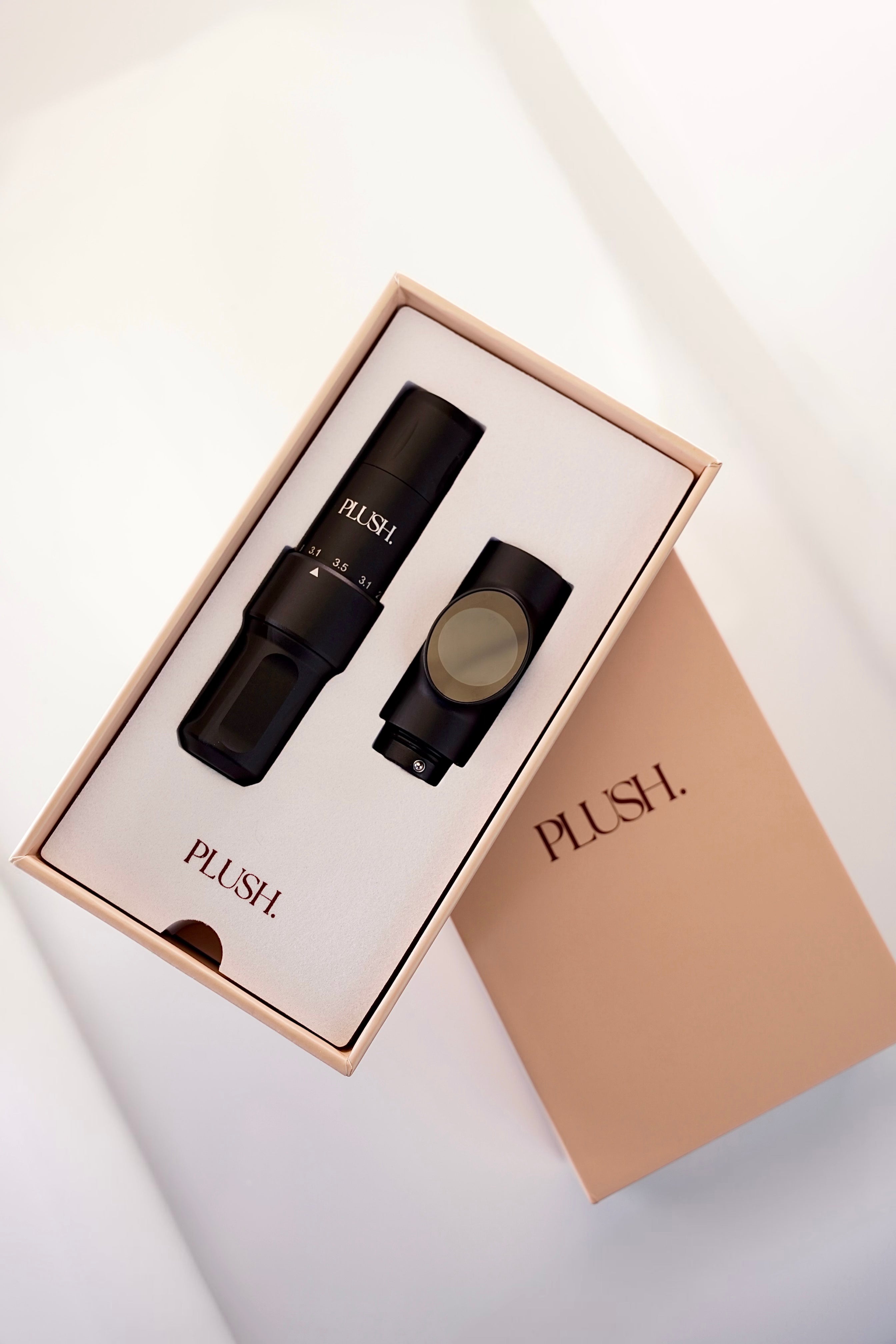 PLUSH. Wireless Tattoo Machine