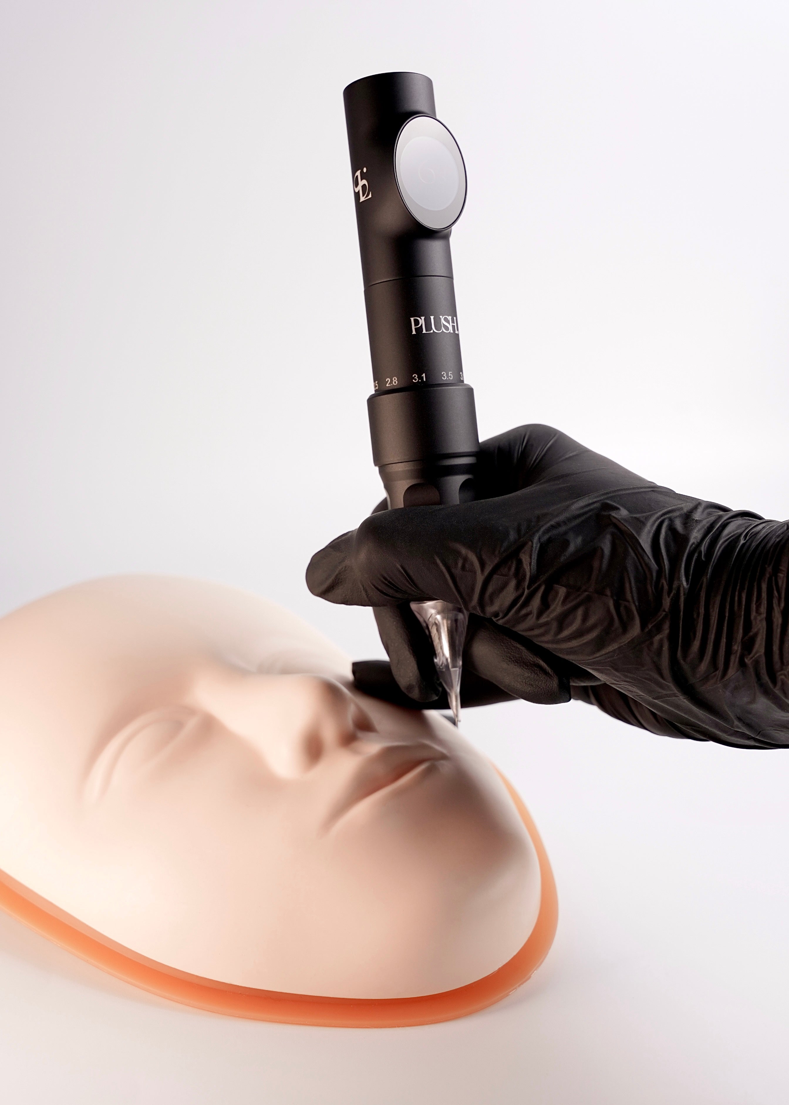 PLUSH. Wireless Tattoo Machine